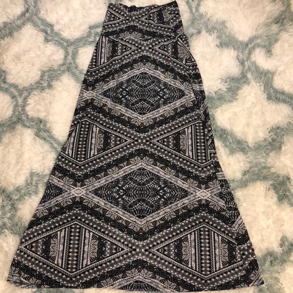 Cute Aztec print maxi skirt